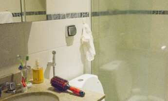 Imagem 7: Ótimo apto , reformado, claríssimo de 74 m2 com 2 suites vista Cristo e verde com cozinha