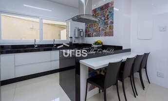 Imagem 7: Casa de condomínio sobrado para venda possui 348 metros quadrados com 5 quartos