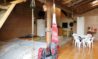 Imagem 3: Casa para venda possui 165 metros quadrados com 4 quartos em Cajuru - Curitiba - PR