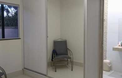 Imagem 3: Casa para venda possui 180 metros quadrados de área edificada e 300 metros de terreno