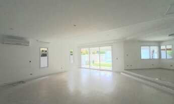 Imagem 5: Casa de condomínio para venda possui 400 metros quadrados com 5 quartos