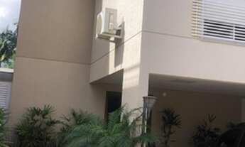 Imagem 2: Casa de condomínio para venda possui 250 metros quadrados com 3 quartos