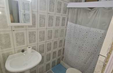 Imagem 5: Alugo Kitnet em frente à UNIG