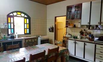 Imagem 7: Casa de praia com quatro quartos, localizada num terreno com cinco lotes, em Manguinhos, S