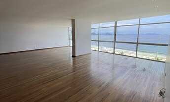 Imagem 2: Apartamento para venda possui 360 metros quadrados com 4 quartos em Copacabana - Rio de Ja