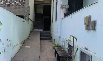 Imagem 2: Casa para aluguel e venda possui 431 metros quadrados com 13 quartos