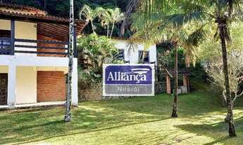 Imagem 7: Maravilhosa propriedade VAZIA e cercada pela natureza em Papucaia! 2.400m² de área total