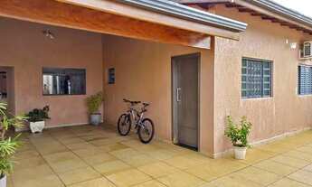 Imagem: Vendo casa grande em colina de laranjeiras