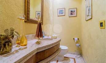 Imagem 6: Casa espaçosa e elegante com 4 dormitórios, 3 suítes e 2 vagas no Jardim Europa