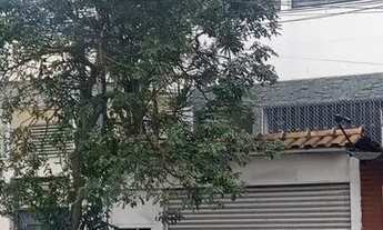 Imagem: Sobrado localizado próximo a estação