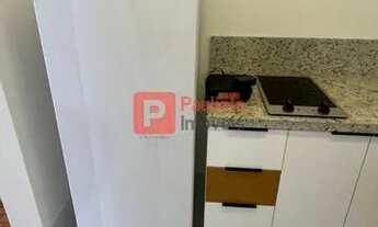 Imagem 3: Studio para locação com 42m2, todo reformado! Varanda, cooktop e geladeira. Ao lado da est