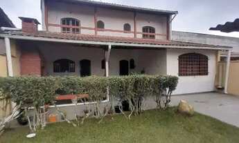 Imagem: Casa para aluguel com 3 quartos no bairro