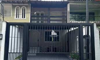 Imagem: ALUGA-SE CASA DUPLEX POR R$2.200/MÊS