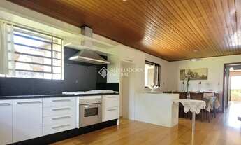 Imagem 2: Casa de 02 andares, com 03 quartos sendo 01 suíte, 270m² no bairro Santa Lúcia