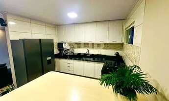 Imagem 6: Casa com 04 dormitórios sendo 01 suíte e 04 vagas de garagem Bom Retiro Matinhos