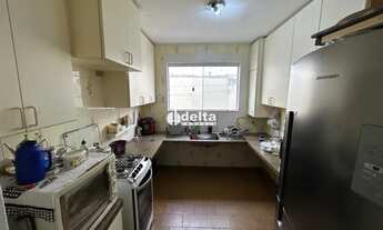 Imagem 7: Casa residencial com 5 quartos sendo 2 suíte disponível para locação e venda no bairro Bra