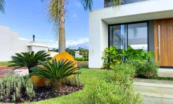 Imagem 3: Casa de condominio com concreto aparente