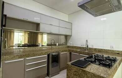 Imagem 6: VENDO OU ALUGO BELÍSSIMA SOBRADO com 3 suítes plenas com piscina