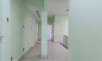 Imagem 3: Imóvel para aluguel e venda possui 360 metros quadrados com 8 quartos