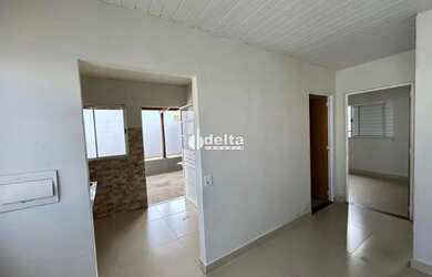 Imagem 4: Casa com 2 quartos disponível para locação no bairro Residencial Pequis em Uberlândia-MG
