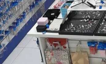 Imagem 2: Loja Galpão / depósito com venda por R$290.000