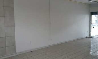 Imagem 5: Loja térrea com deck na Avenida Santos Ferreira Bairro Marechal Rondon