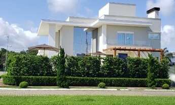 Imagem 5: Casa para aluguel e venda possui 500 metros quadrados com 5 quartos.