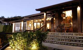 Imagem 4: Casa pé na areia com área 1500 m2 . Possui 09 aposentos na Praia da Ferradura - Búzios