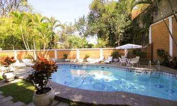 Imagem 4: Linda mansão com 1312 mts , Jardim, piscina, churrasqueira, salão de jogos, bar