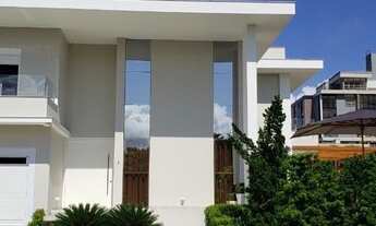 Imagem 2: Casa para aluguel e venda possui 500 metros quadrados com 5 quartos.