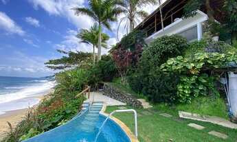 Imagem: Casa alto padrão de frente ao mar na praia