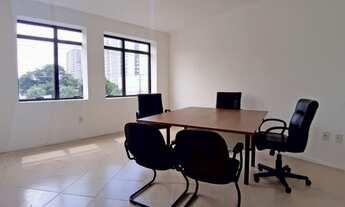 Imagem 3: Amplo conjunto comercial com 3 ambientes, de frente para Av Assis Brasil