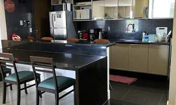 Imagem: Solar Port Grimaud, 13 de Julho, Lado da