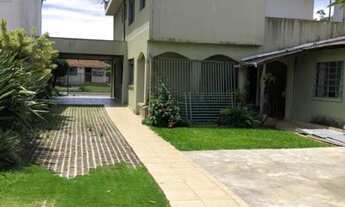 Imagem 6: Casa para venda possui 700 metros quadrados com 3 quartos em Hauer - Curitiba - PR