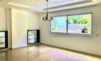 Imagem 3: Casa de condomínio Alphaville 01 para aluguel possui 600 metros quadrados com 5 quartos