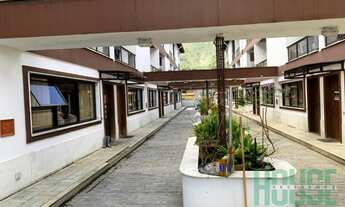 Imagem 2: Casa de condomínio para venda possui 165 metros quadrados com 5 quartos em Alto - Teresópo