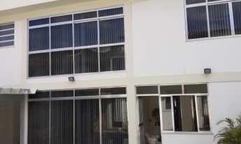 Imagem 2: Casa de condomínio para venda tem 428 metros quadrados com 3 quartos