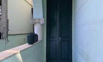 Imagem 6: Casa para aluguel e venda possui 431 metros quadrados com 13 quartos