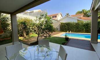 Imagem 2: Casa de condomínio para aluguel com 380 metros quadrados com 4 quartos