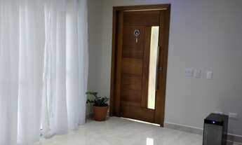 Imagem 2: Sobrado em condomínio fechado com 500 m2, 3 suítes com closet, 6 vagas, escritório e acade