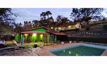 Imagem 2: Chácara para venda, possui 6.300 metros quadrados com 5 quartos