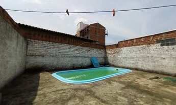 Imagem 4: Casa com piscina em ótima localização