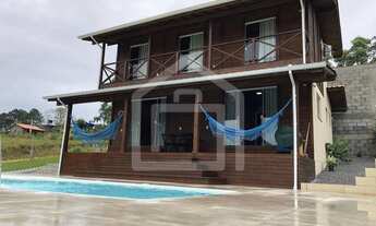 Imagem: Linda Casa com Piscina a Venda!