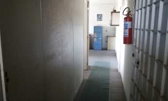 Imagem 4: Excelente casa na Av Recife, servindo para Loja/Depósito/Armazém, com 227 m2 útil, dois p