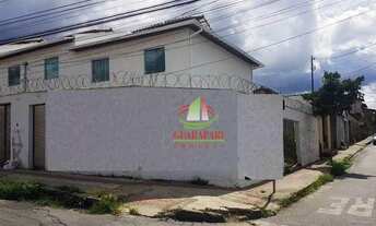 Imagem: Casa de Esquina com 2 quartos, quintal e