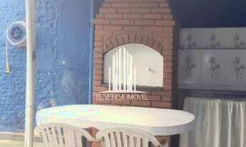 Imagem 4: Área construída 190m² Quartos 2 Banheiros 2 Vagas na garagem 3 Detalhes do imóvel Armários