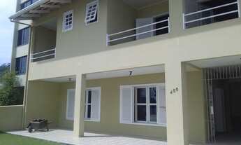 Imagem 2: Casa Frente Mar em Cabeçudas com piscina para aluguel de temporada