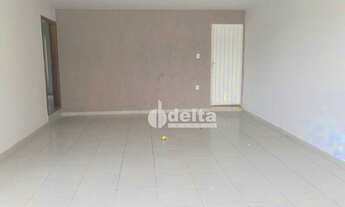 Imagem 2: Casa com 3 dormitórios para alugar, 230 m² por R$ 3.100,00/mês - Umuarama - Uberlândia/MG