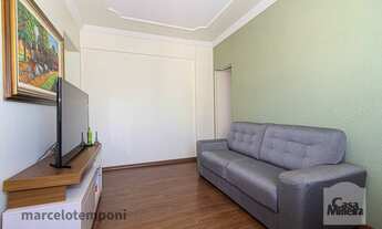 Imagem 3: Apartamento à Venda - Sagrada Família, 2 Quartos, 56 m²