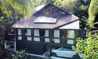 Imagem: Linda propriedade na Praia do Rosa em excelente